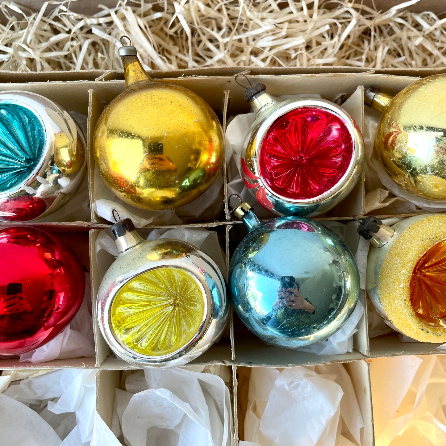 Eight vintage baubles