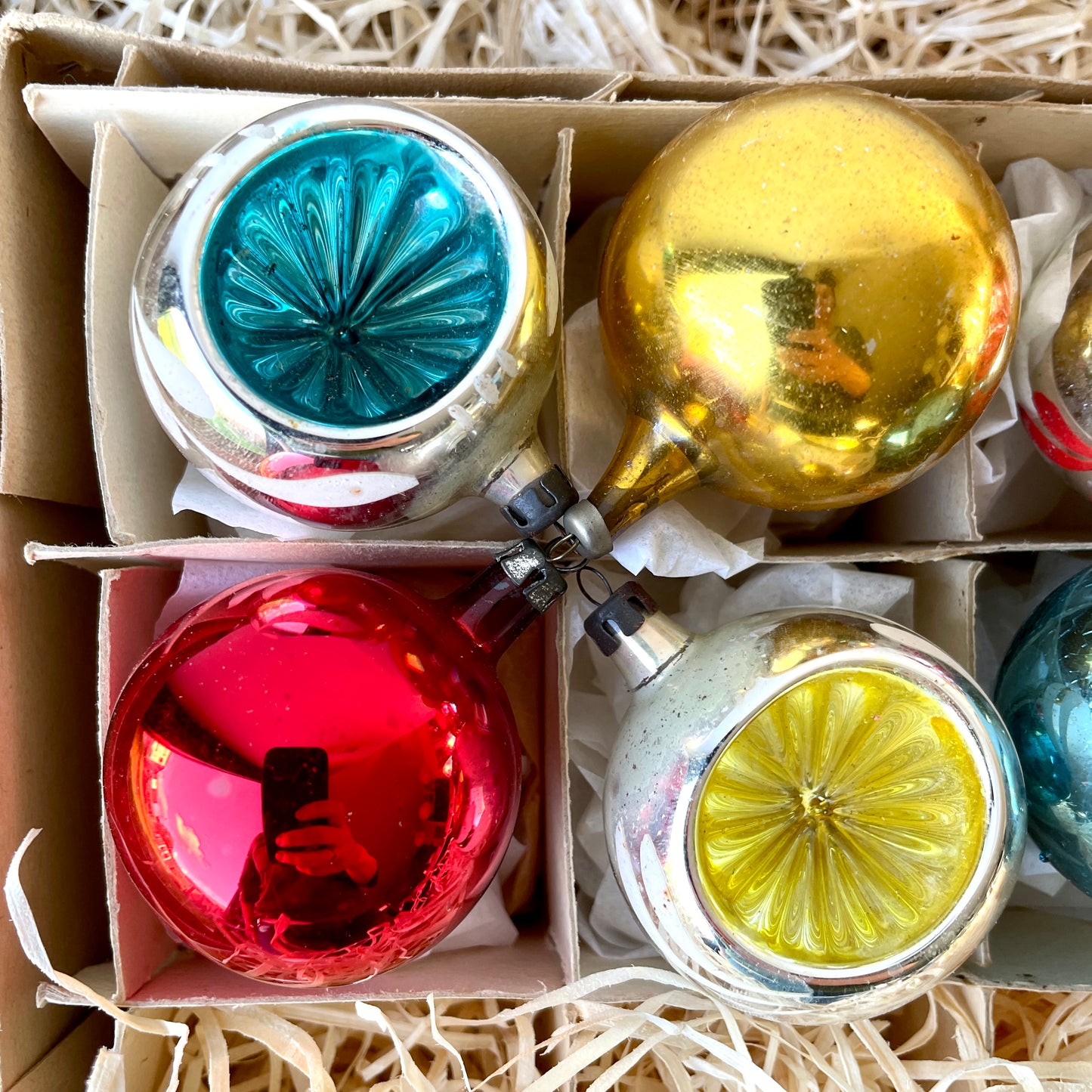 Eight vintage baubles