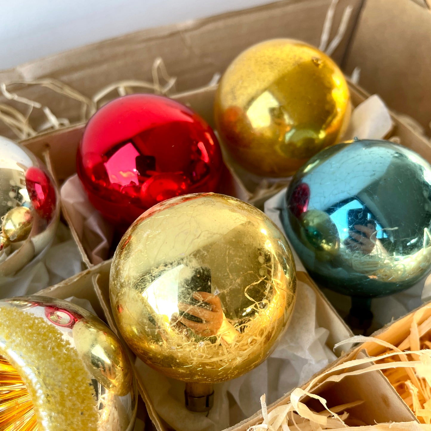 Eight vintage baubles