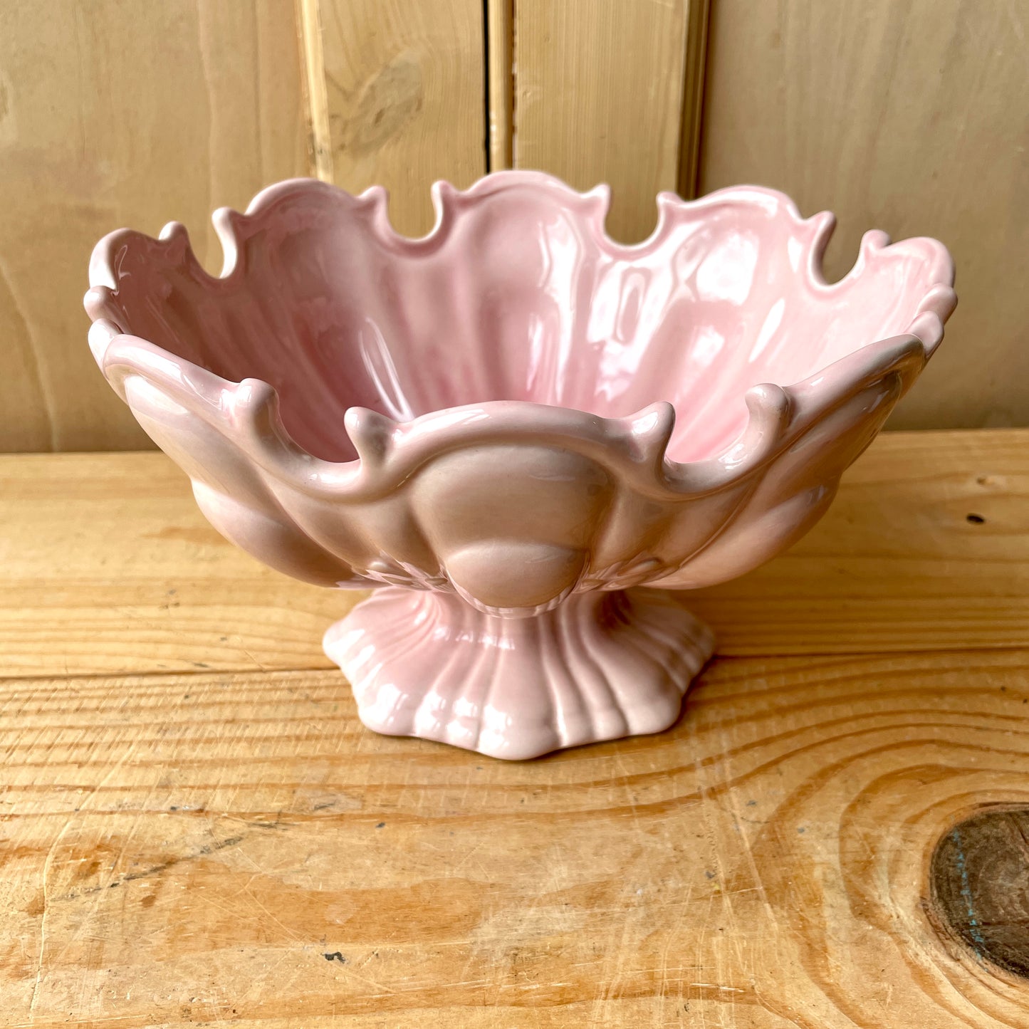 Footed centrepiece bowl