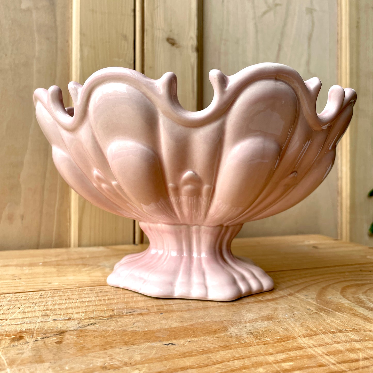 Footed centrepiece bowl