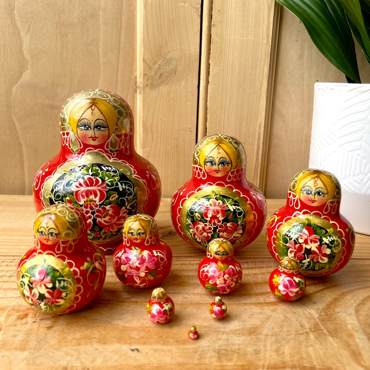 Vintage Matryoshka Nesting Dolls - Set of 10