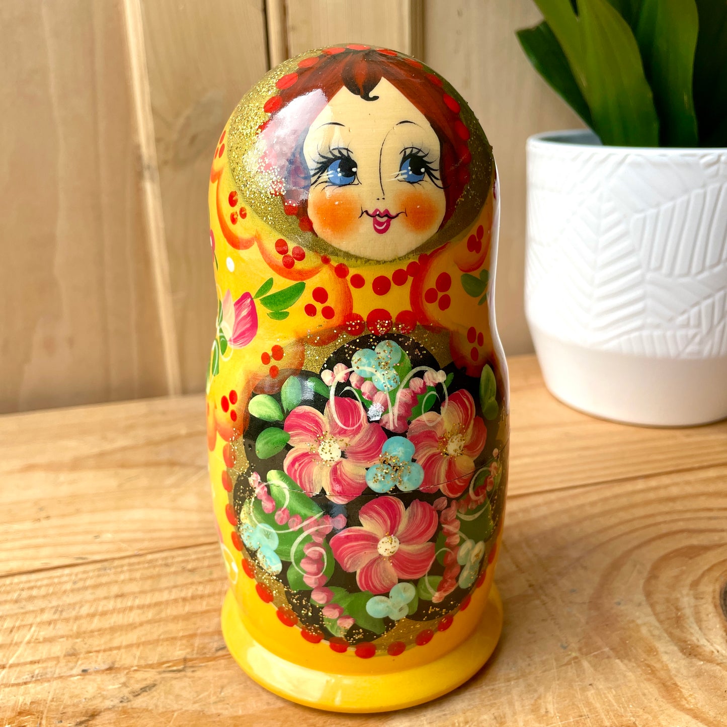 Vintage Matryoshka Nesting Dolls - Set of 5