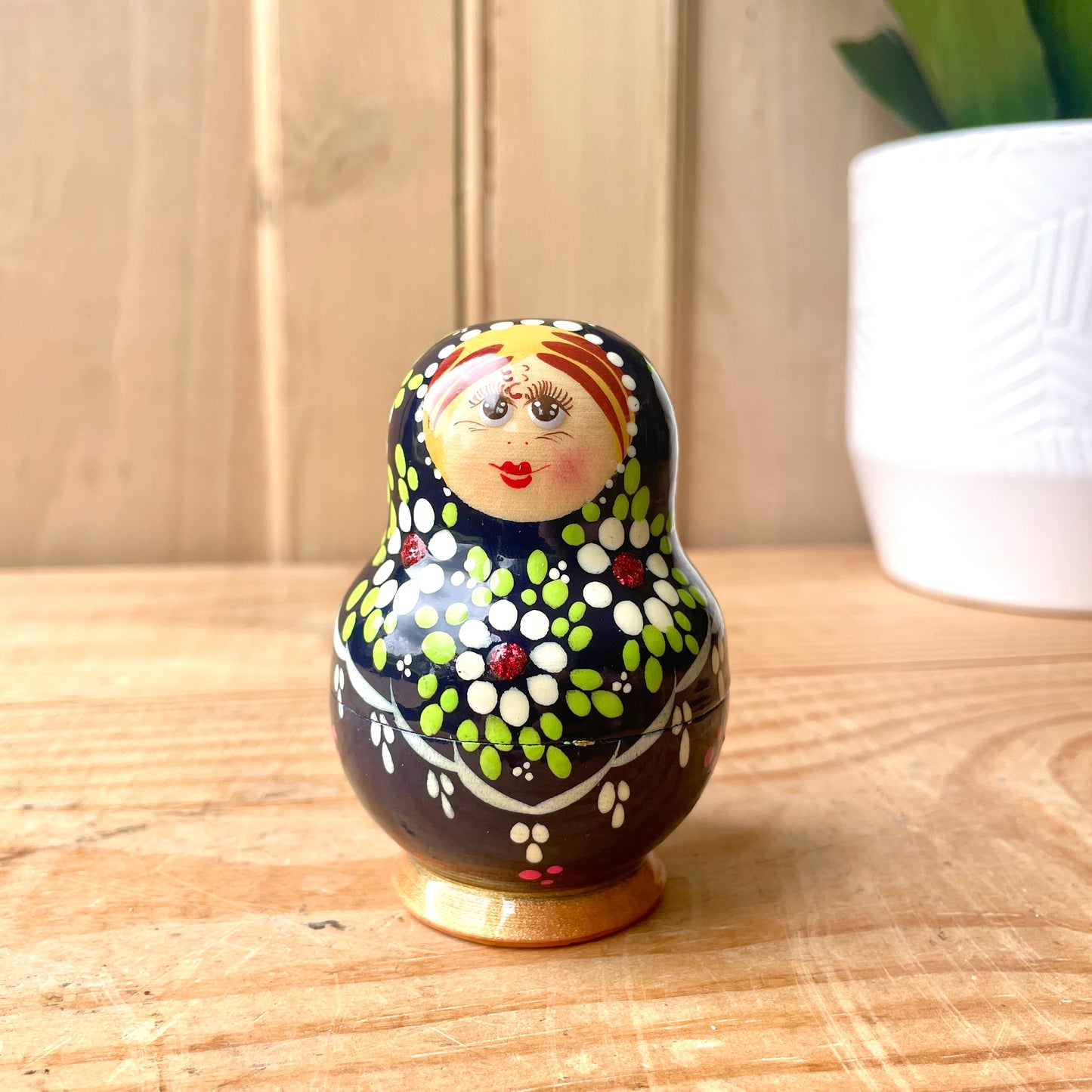 Vintage Matryoshka Nesting Dolls - Set of 5