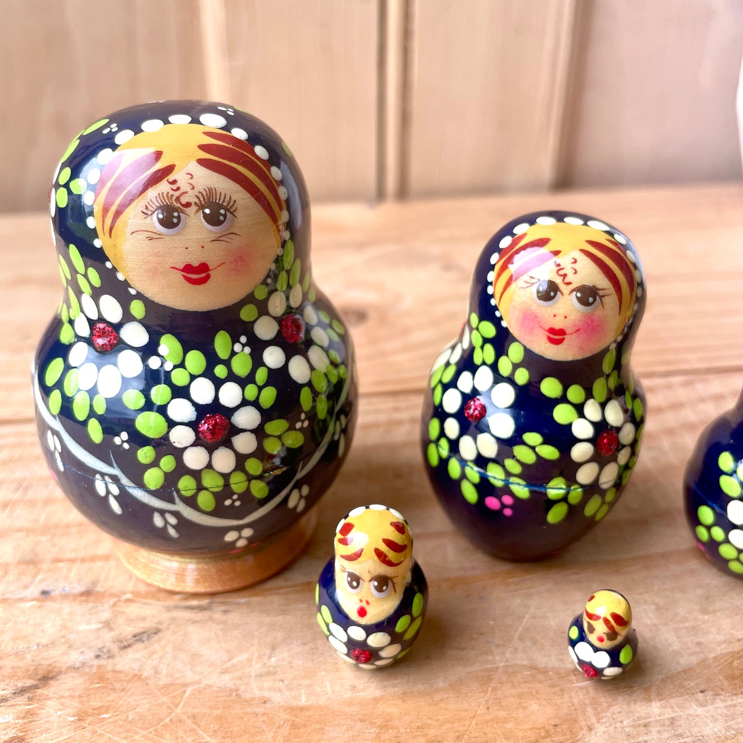 Vintage Matryoshka Nesting Dolls - Set of 5